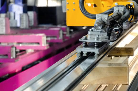 Strangpressprofile bewegen: Eurotech realisiert flexibles Vakuum-Handlinggerät für TSE Strangpressprofile bewegen: Eurotech realisiert flexibles Vakuum-Handlinggerät für TSE