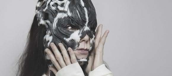 Björk und die 3D-gedruckte Maske „ROTTLACE“ Björk und die 3D-gedruckte Maske „ROTTLACE“