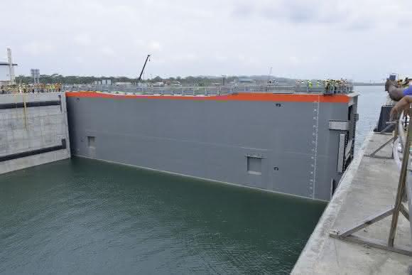 Panama-Kanal neue Fahrrinne Schleusentore
