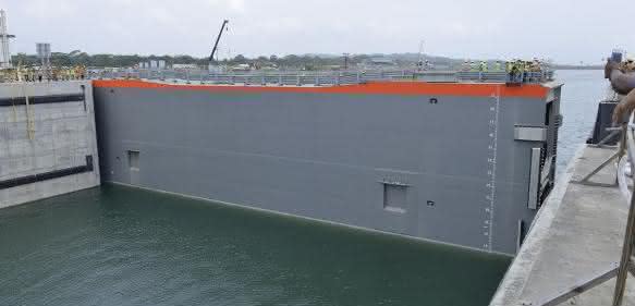 Panama-Kanal neue Fahrrinne Schleusentore