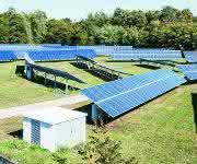 Messungen am KIT sollen bestimmen, wie sich die Verschmutzung der Solarpanelen durch abgelagerten Mineralstaub auf die PV-Leistung auswirkt. (Foto: Sandra Göttisheim)