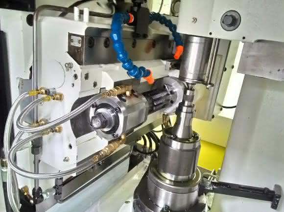 Getriebespindel der Wälzfräsmaschine