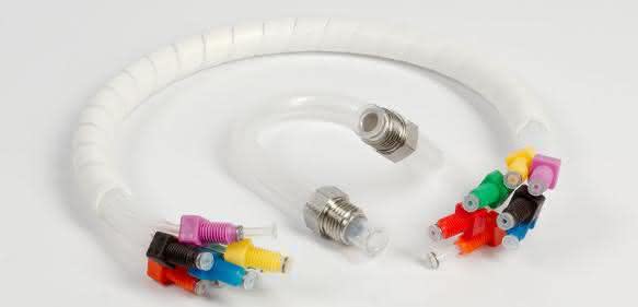 Neben Standardschläuchen werden auch Multilumenschläuche extrudiert, die zur Führung mehrerer Medien geeignet sind. Neben Standardschläuchen werden auch Multilumenschläuche extrudiert, die zur Führung mehrerer Medien geeignet sind.