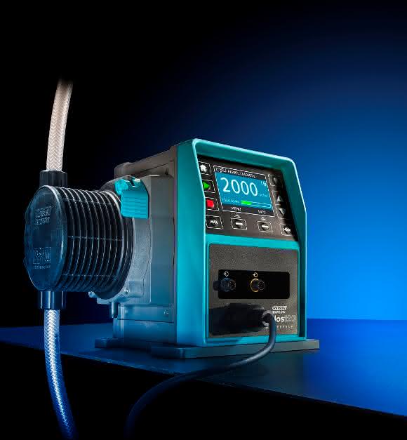 Qdos-Pumpen zeichnen sich durch hohe Präzision und einen besonders geringen Wartungsbedarf aus. Jetzt wurde die erfolgreiche Baureihe um das neue Modell Qdos 120 erweitert. (Foto: Watson-Marlow Fluid Technology Group)