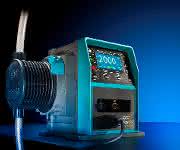 Qdos-Pumpen zeichnen sich durch hohe Präzision und einen besonders geringen Wartungsbedarf aus. Jetzt wurde die erfolgreiche Baureihe um das neue Modell Qdos 120 erweitert. (Foto: Watson-Marlow Fluid Technology Group) Qdos-Pumpen zeichnen sich durch hohe Präzision und einen besonders geringen Wartungsbedarf aus. Jetzt wurde die erfolgreiche Baureihe um das neue Modell Qdos 120 erweitert. (Foto: Watson-Marlow Fluid Technology Group)