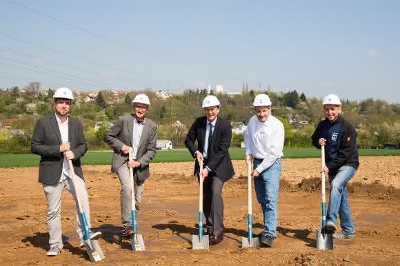 Spatenstich für das neue Kompetenzzentrum Sägetechnik