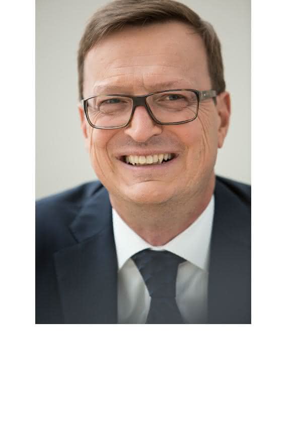 Dr. Frank Henes Dr. Frank Henes