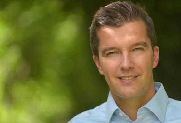 Dr. Torsten Frosch ist mit dem „Bunsen-Kirchhoff-Preis für analytische Spektroskopie 2016“ ausgezeichnet worden. (Foto: Jan-Peter Kasper / FSU)