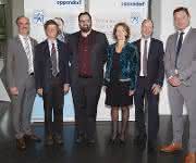 Verleihung des Eppendorf Award for Young European Investigators 2016 (von links): Axel Jahns (Eppendorf AG), Reinhard Jahn (MPI for Biophysical Chemistry), Adrian Liston (VIB/KU Leuven), Maria Leptin (EMBO), Wilhelm Plüster (Eppendorf AG) und Bas Poirters (Eppendorf Nederland & Eppendorf Belgium). (©EMBL Photolab) Verleihung des Eppendorf Award for Young European Investigators 2016 (von links): Axel Jahns (Eppendorf AG), Reinhard Jahn (MPI for Biophysical Chemistry), Adrian Liston (VIB/KU Leuven), Maria Leptin (EMBO), Wilhelm Plüster (Eppendorf AG) und Bas Poirters (Eppendorf Nederland & Eppendorf Belgium). (©EMBL Photolab)