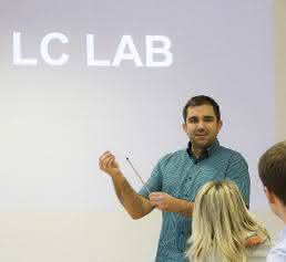 Am 27. April 2016 fand in Berlin der praxisnahe HPLC-Troubleshooting-Kurs der Knauer LC LAB Akademie statt. Am 27. April 2016 fand in Berlin der praxisnahe HPLC-Troubleshooting-Kurs der Knauer LC LAB Akademie statt.