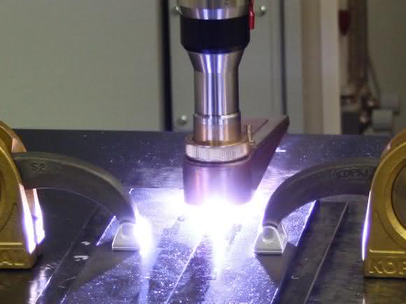 InFocus-key-hole-welding Spritzerfreies Stichlochschweißen mit InFocus
