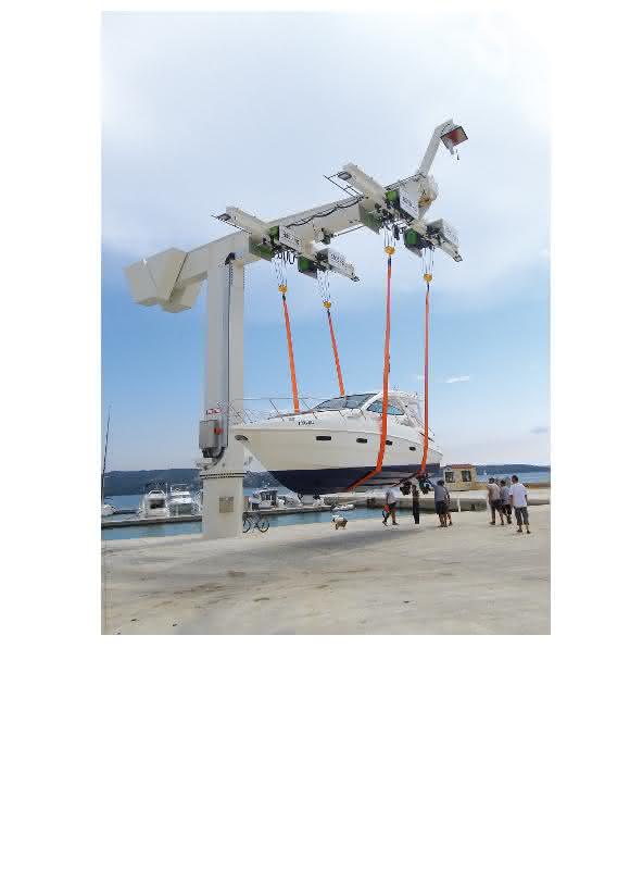 Vetter Bootskran im kroatischen Hafen Seget Donji