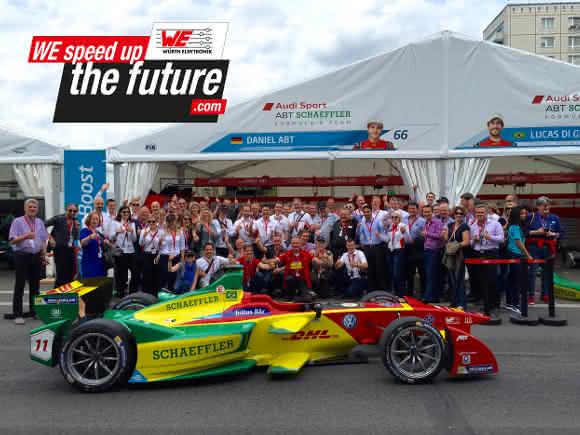 Boxengasse der Garage des Teams ABT Schaeffler Audi Sport Boxengasse der Garage des Teams ABT Schaeffler Audi Sport