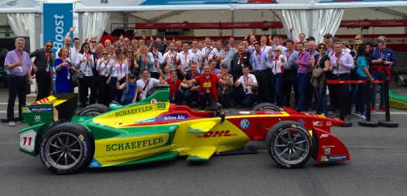 Boxengasse der Garage des Teams ABT Schaeffler Audi Sport