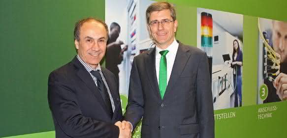 Murrelektronik_Yakoub_Handshake Murrelektronik_Yakoub_Handshake