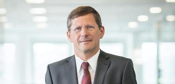 Zeiss weiter auf Wachstumskurs – Dr. Michael Kaschke, Vorstandsvorsitzender der Carl Zeiss AG, gab am 29. April die Zahlen des ersten Geschäftshalbjahrs 2015/16 bekannt.