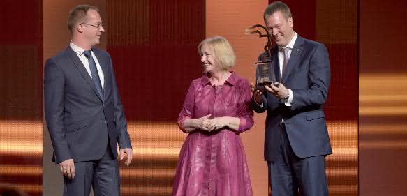Industriepreis zur HMI: Harting mit Hermes Award ausgezeichnet