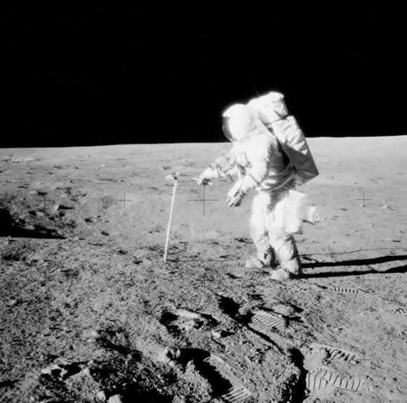 Apollo 12-Astronaut Apollo 12-Astronaut