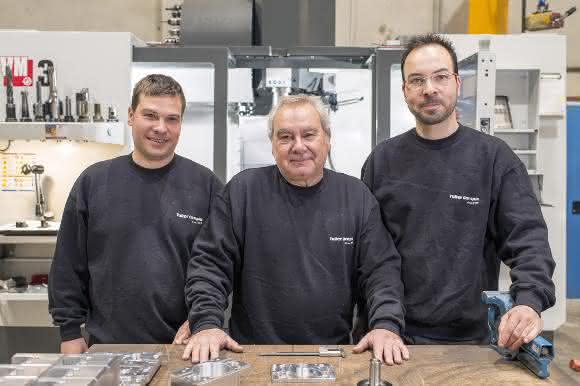 Miguel Plantada mit den Söhnen Xavier (links) und Jordi. Taller Compla: Miguel Plantada mit den Söhnen Xavier (links) und Jordi.