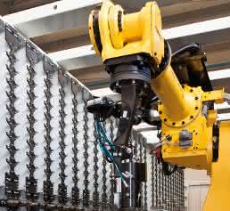 Roboter verwaltet Werkzeuge