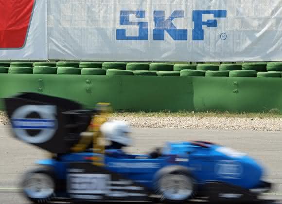 Rennwagen Formula Student Germany SKF sponsert Formula Student Germany