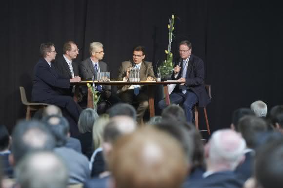 Podiumsdiskussion Industrie 4.0 Podiumsdiskussion Industrie 4.0