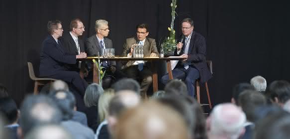 Podiumsdiskussion Industrie 4.0 Podiumsdiskussion Industrie 4.0