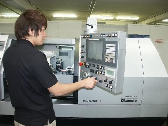 Innenrundschleifmaschinenreihe IGM 15 NC III Innenrundschleifmaschinenreihe IGM 15 NC III Okamoto