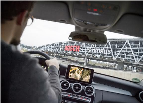 Auto parkt allein