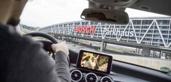 Auto parkt allein