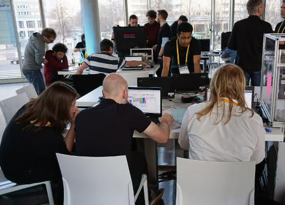 Blick in die Hack Challenge „Connected Manufacturing“ Blick in die Hack Challenge „Connected Manufacturing“