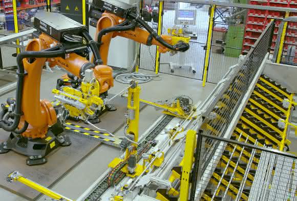 Robotorhandling und Biegesystem Robotorhandling und Biegesystem