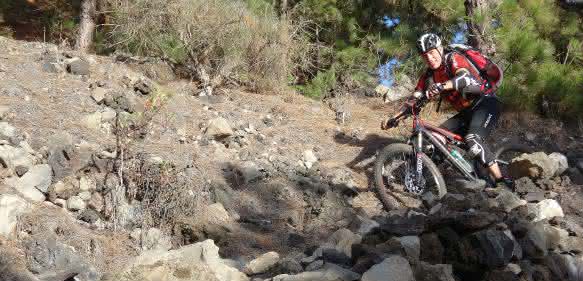 SCOPE-Chefredakteur Hajo Stotz auf dem Radl Hajo Stotz fährt Mountainbike