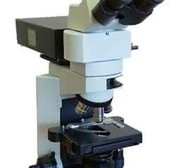 Bei dem neuen Micro-Raman von Scientific Instruments handelt es sich um eine Kombination aus Raman-Spektrometer und einem Mikroskop zur Transmissions- und Reflexionsmessung. Bei dem neuen Micro-Raman von Scientific Instruments handelt es sich um eine Kombination aus Raman-Spektrometer und einem Mikroskop zur Transmissions- und Reflexionsmessung.