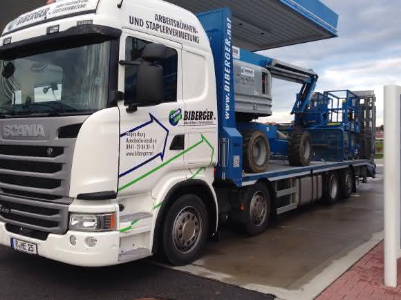 Arbeitsbühne TB280 auf dem Weg zum Einsatzort Arbeitsbühne TB280 auf dem Weg zum Einsatzort