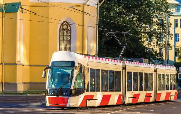Straßenbahn mit Oberleitung in Tallin Straßenbahn mit Oberleitung in Tallin
