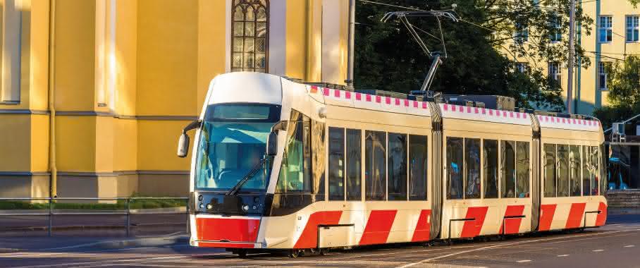Straßenbahn mit Oberleitung in Tallin