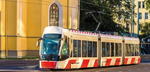 Straßenbahn mit Oberleitung in Tallin Straßenbahn mit Oberleitung in Tallin
