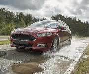 Ford auf dem Boulevard der gebrochenen Stoßdämpfer