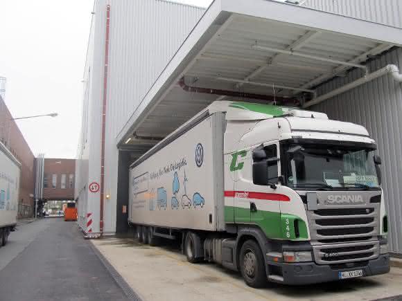Lkw-Entladung im VW-Werk Wolfsburg Lkw-Entladung im VW-Werk Wolfsburg