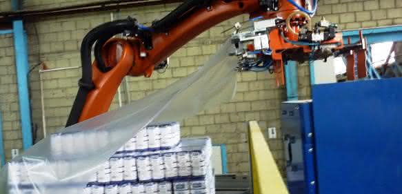 KR QUANTEC PA Stretchfolierung von Zuckerpaletten KR QUANTEC PA Stretchfolierung von Zuckerpaletten