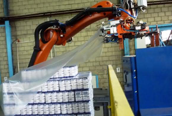 KR QUANTEC PA Stretchfolierung von Zuckerpaletten KR QUANTEC PA Stretchfolierung von Zuckerpaletten
