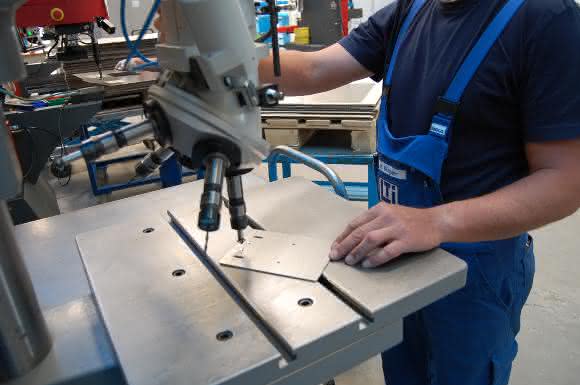 Säulenbohrmaschine Säulenbohrmaschine mit Bormaster Revolverkopf von Romai