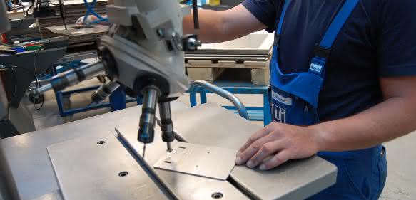 Säulenbohrmaschine mit Bormaster Revolverkopf von Romai
