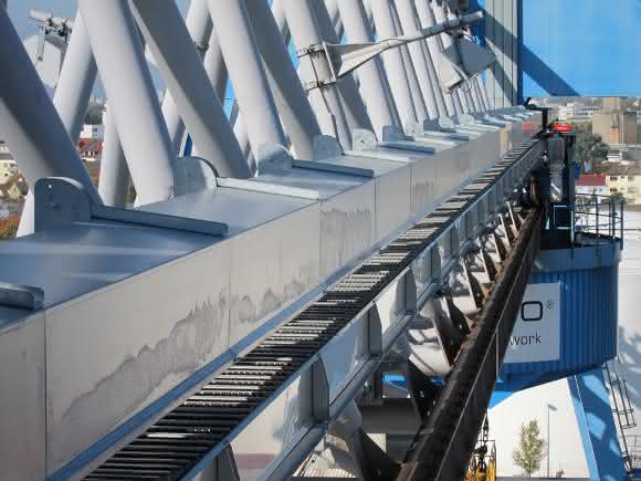 Tsubaki Energieführungskette im Terminal der Contargo Rhein-Neckar in Ludwigshafen Tsubaki Energieführungskette im Terminal der Contargo Rhein-Neckar in Ludwigshafen
