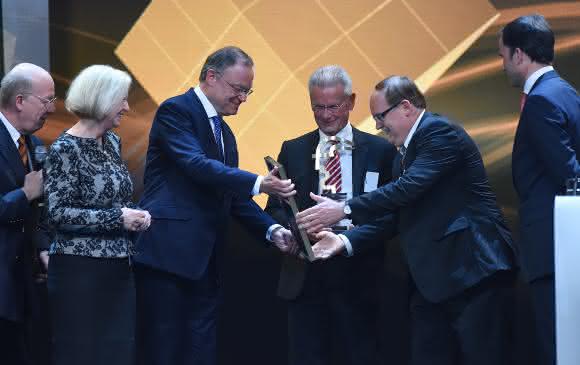 Hermes Award 2015 Preisübergabe an Wittenstein Hemes Award 2015