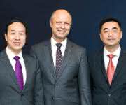 Ting Cai, Frank Stieler und Chen Junwei Krausmaffei wechselt den Eigentümer