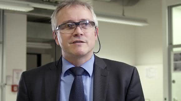 Dr. Dirk Kasper Klebstoff-Forscher Dr. Dirk Kasper