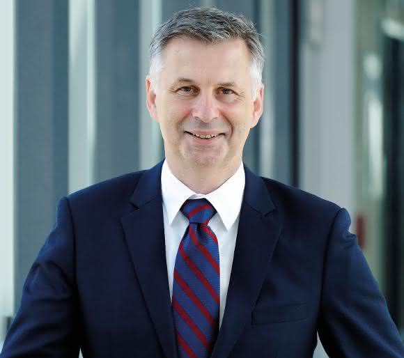 Professor Robert Schmitt