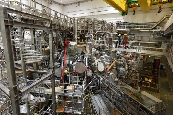 Fusionsanlage Wendelstein 7-X erfolgreich gestartet: Plasmaleuchten in Greifswald Fusionsanlage Wendelstein 7-X erfolgreich gestartet: Plasmaleuchten in Greifswald